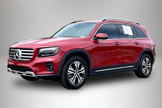 Used 2025 Mercedes-Benz GLB 250 4MATIC image 2