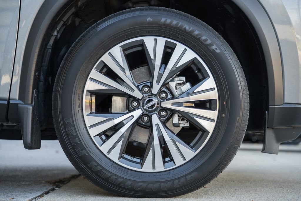 Used 2023 Nissan Rogue SV image 15