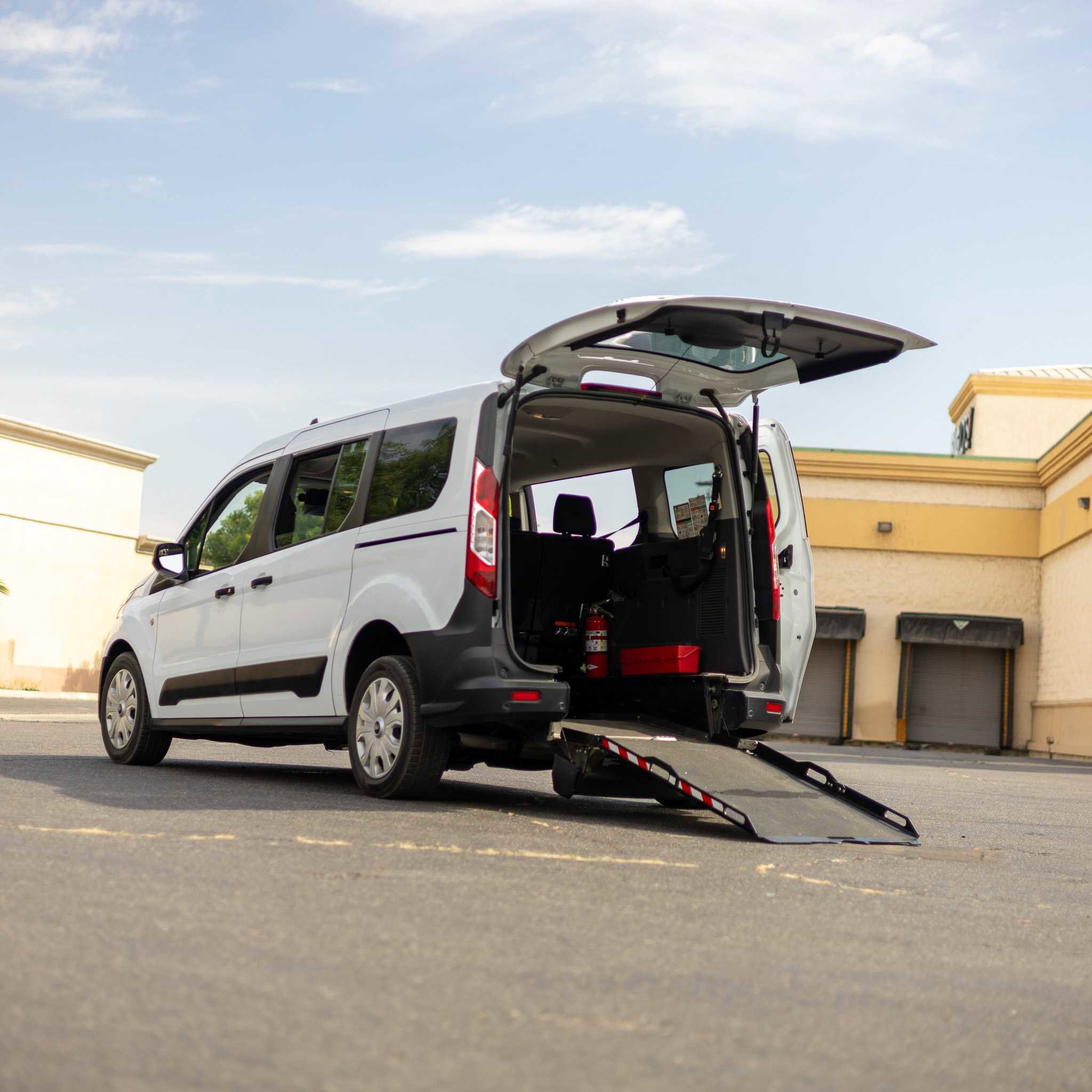 Used 2022 Ford Transit Connect XL image 24