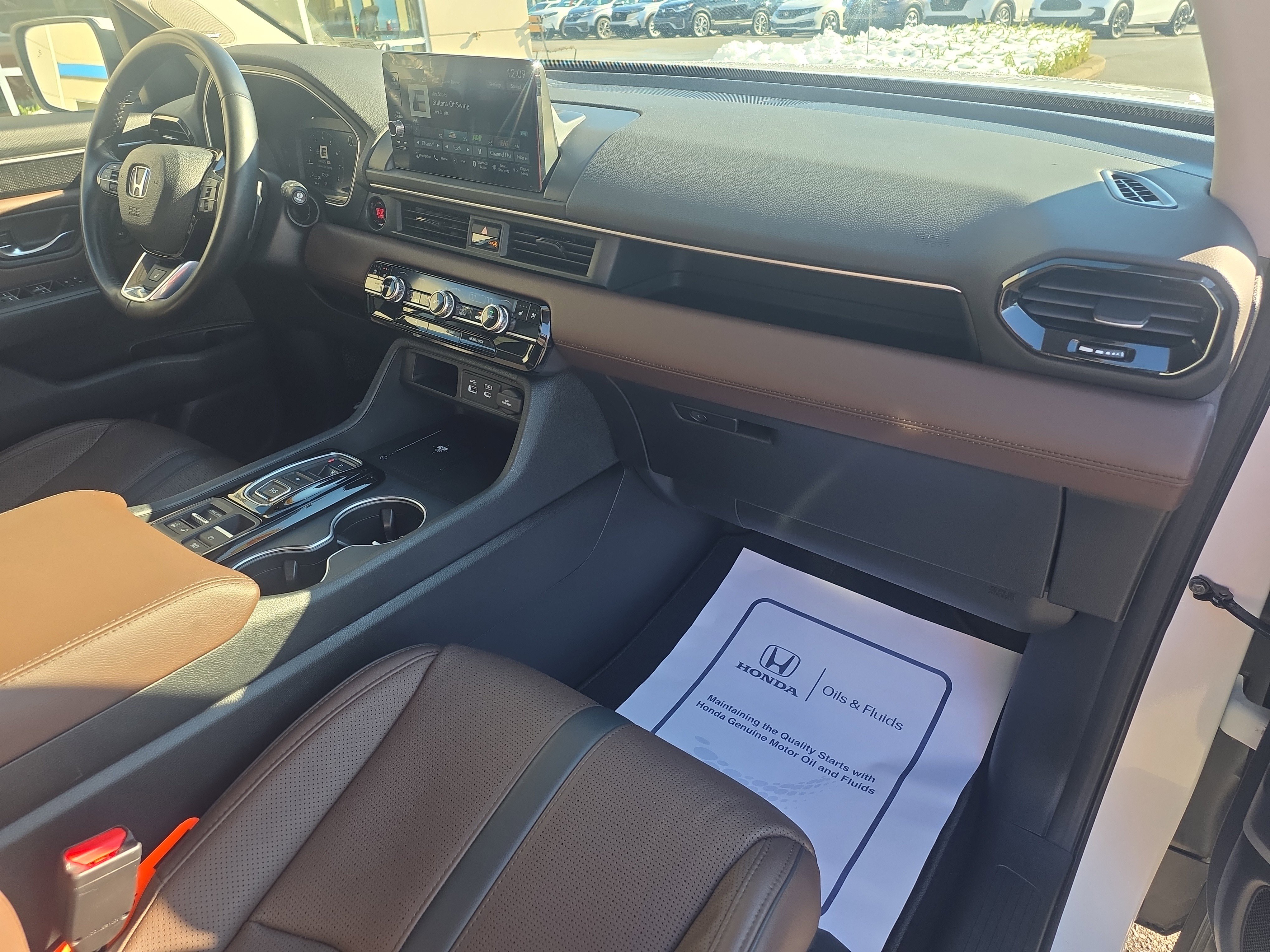 Used 2023 Honda Pilot Elite image 12