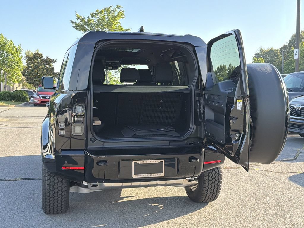 New 2026 Land Rover Defender 110 X-Dynamic SE AWD/4WD image 12