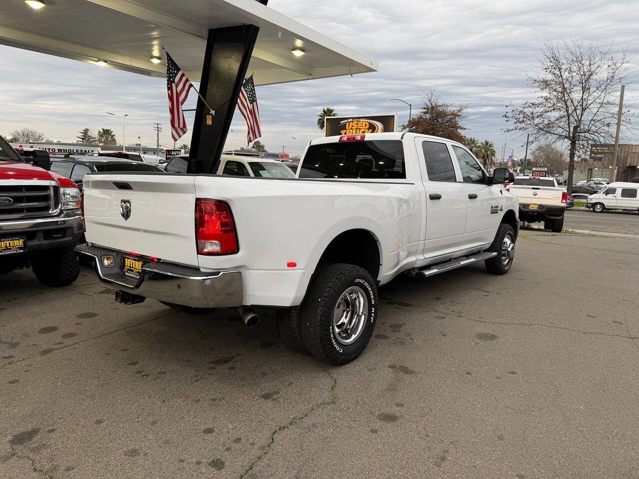 Used 2017 RAM 3500 Tradesman w/ Chrome Appearance Group image 52