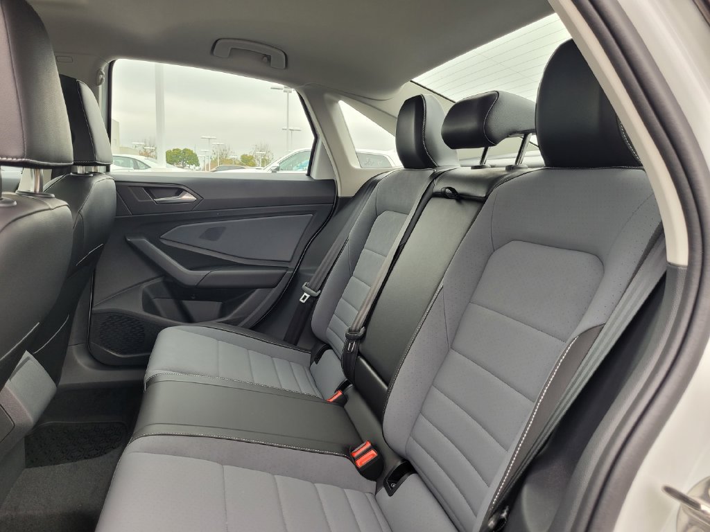 New 2026 Volkswagen Jetta SE FWD image 13