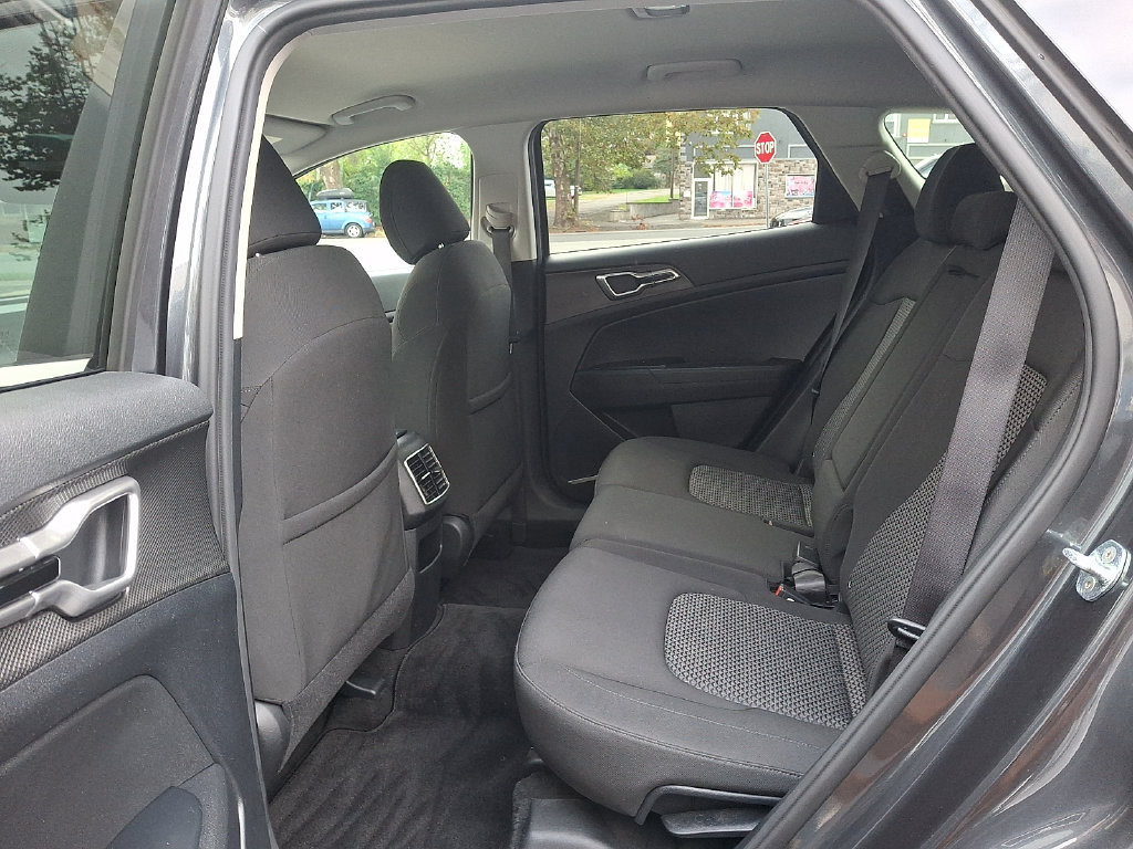 Used 2023 Kia Sportage LX AWD/4WD image 8