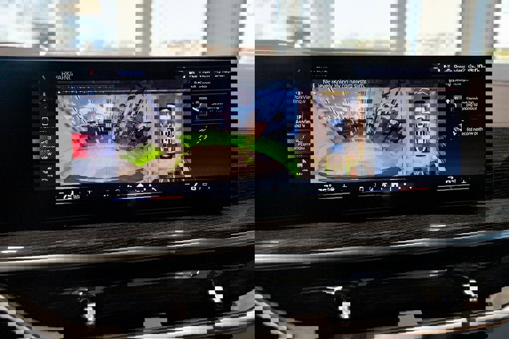 New 2026 BMW X6 M60i image 33