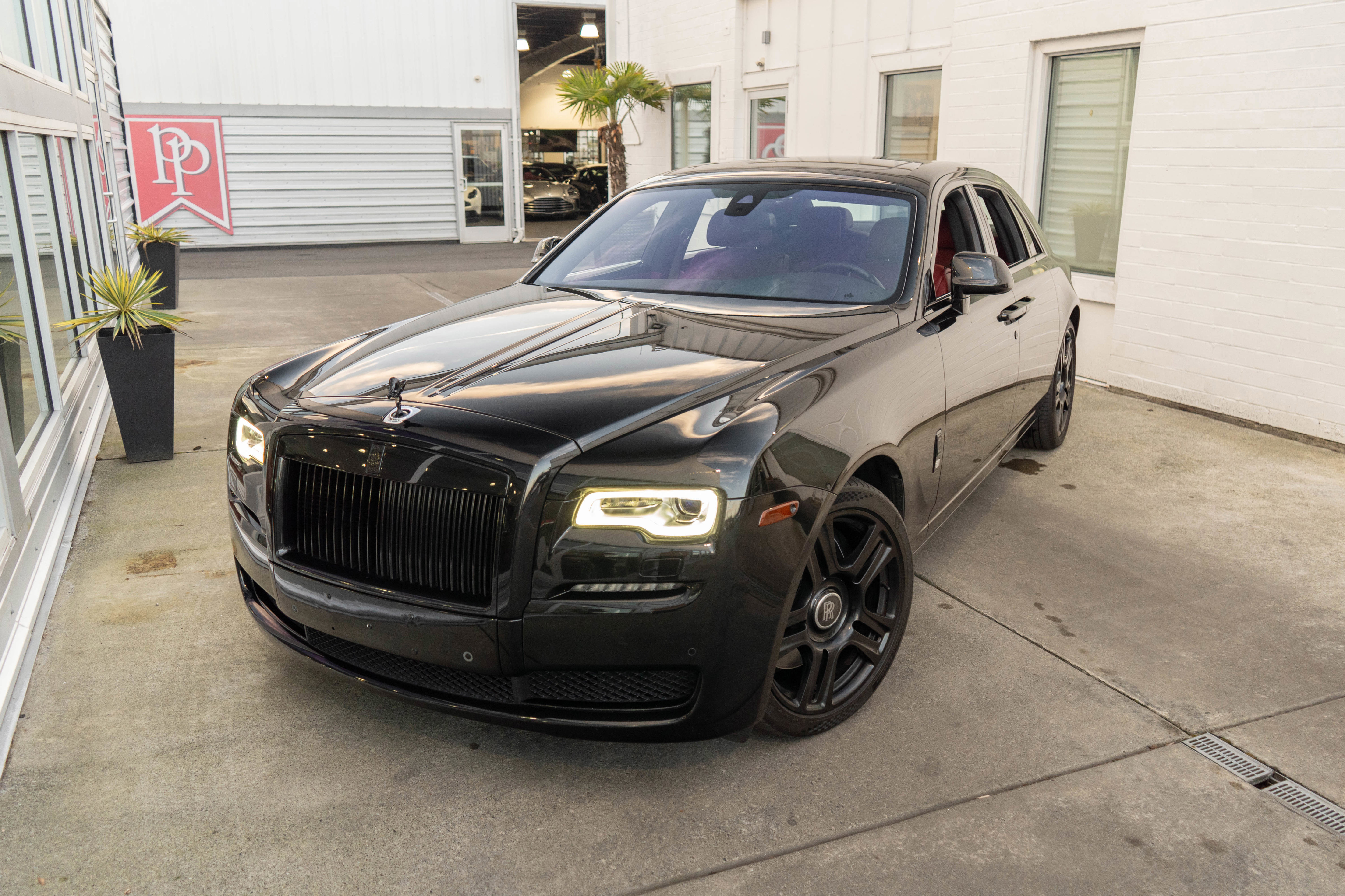 Used 2016 Rolls-Royce Ghost image 3