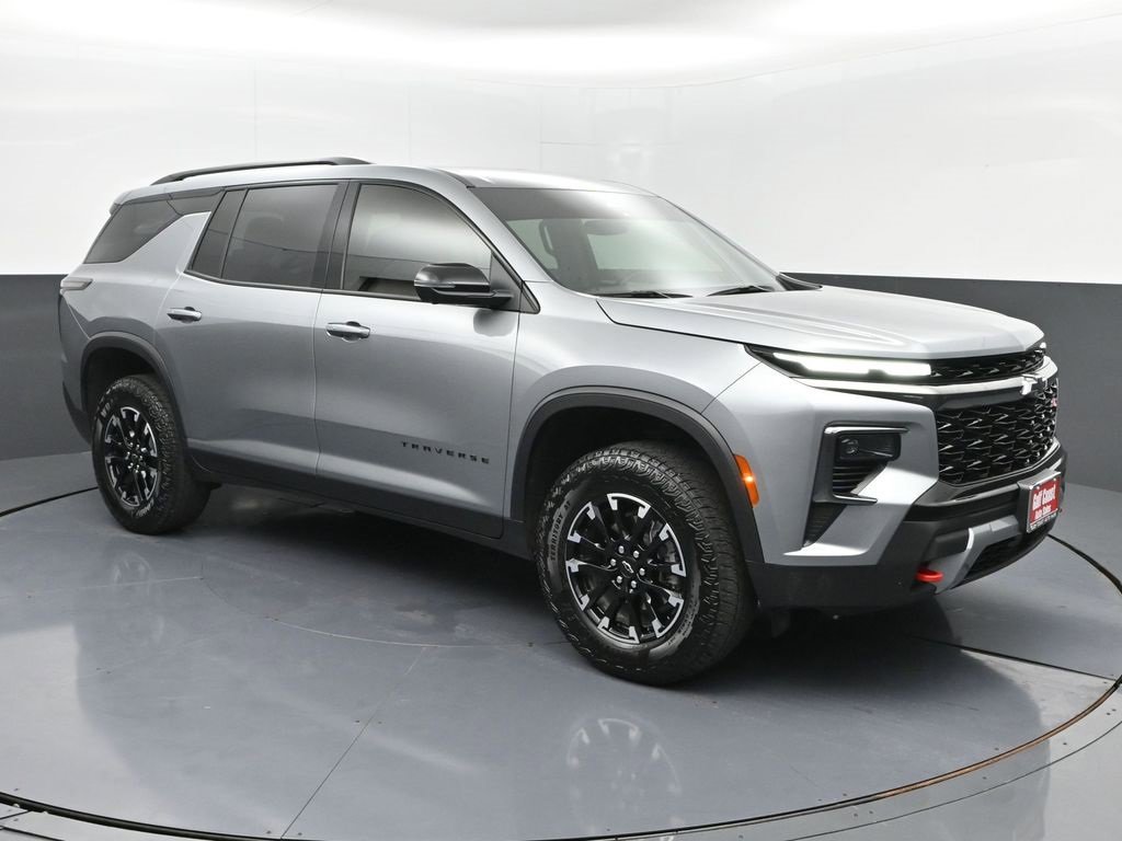 Used 2025 Chevrolet Traverse Z71 w/ Driver Confidence Package image 2