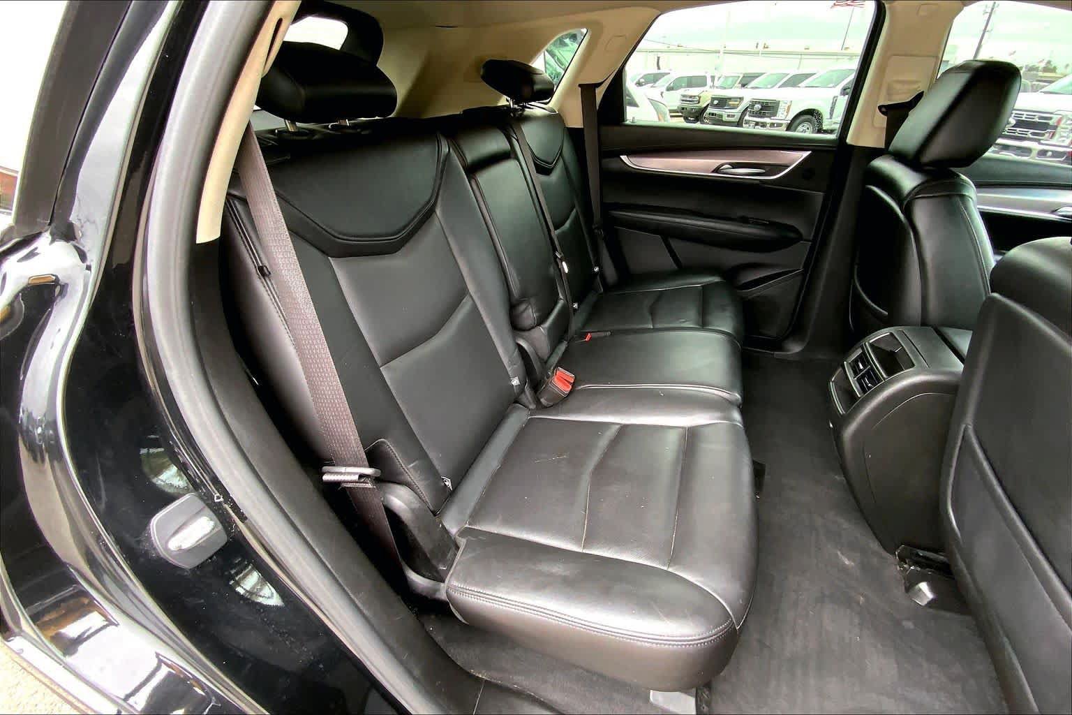 Used 2018 Cadillac XT5 Luxury w/ Driver Awareness Package FWD image 18