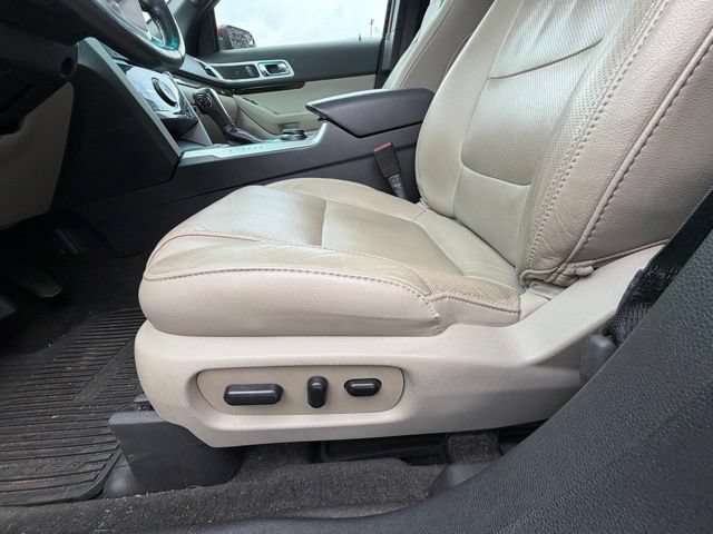 Used 2015 Ford Explorer Limited w/ Equipment Group 301A AWD/4WD image 9