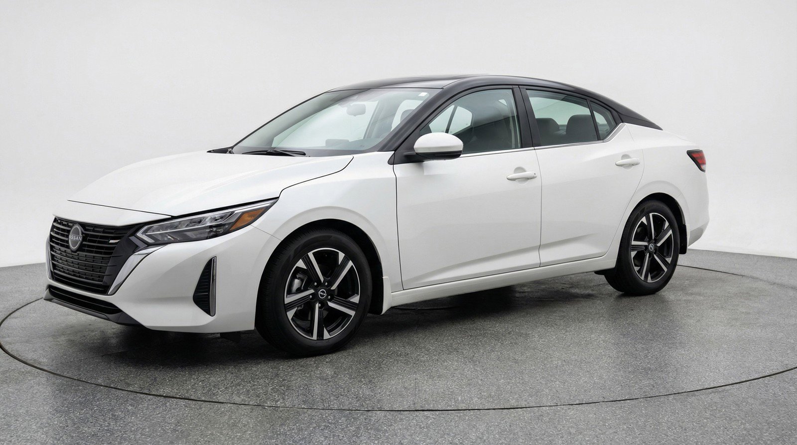 Used 2025 Nissan Sentra SV image 3