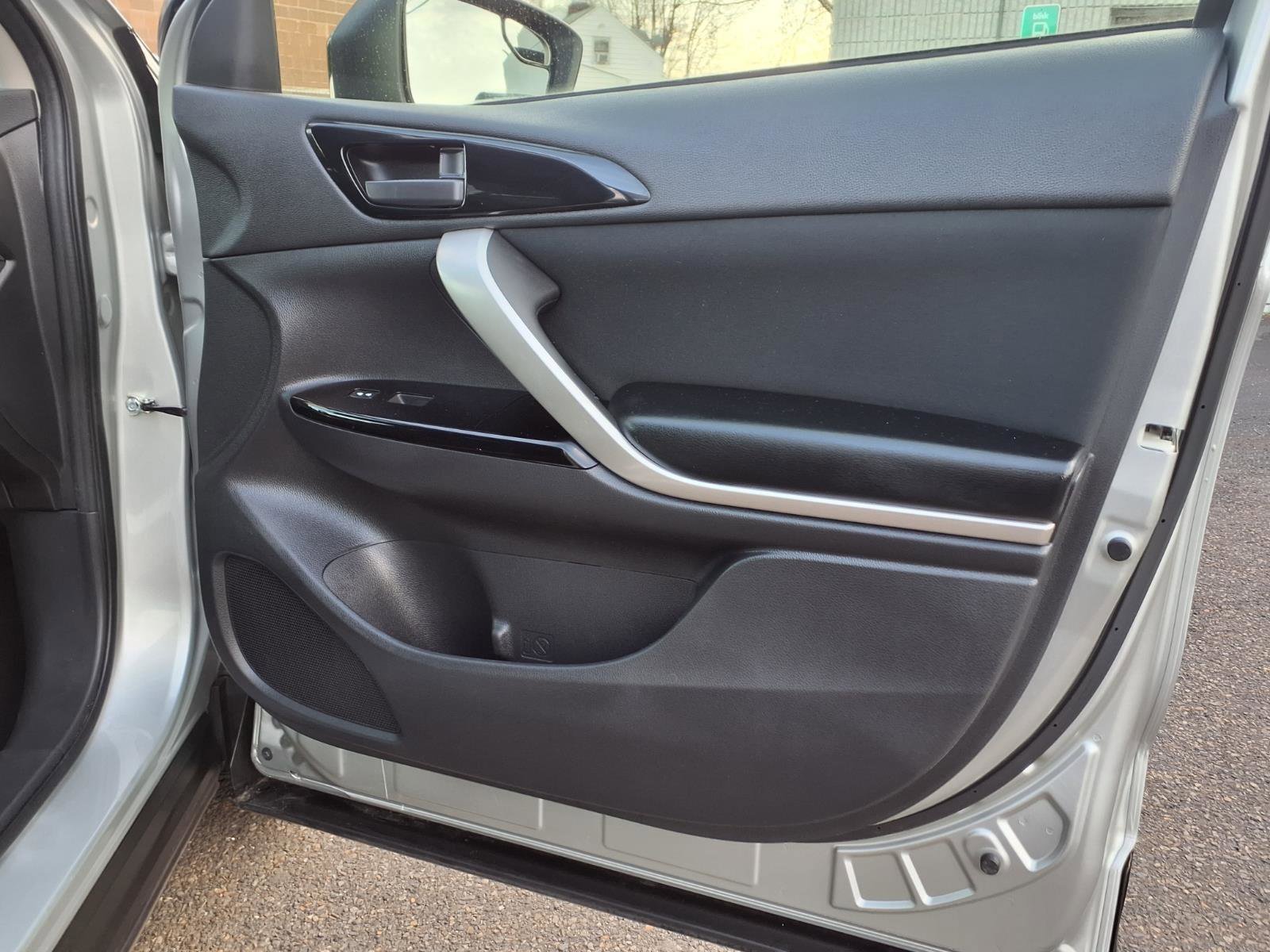 Used 2024 Mitsubishi Eclipse Cross LE image 12