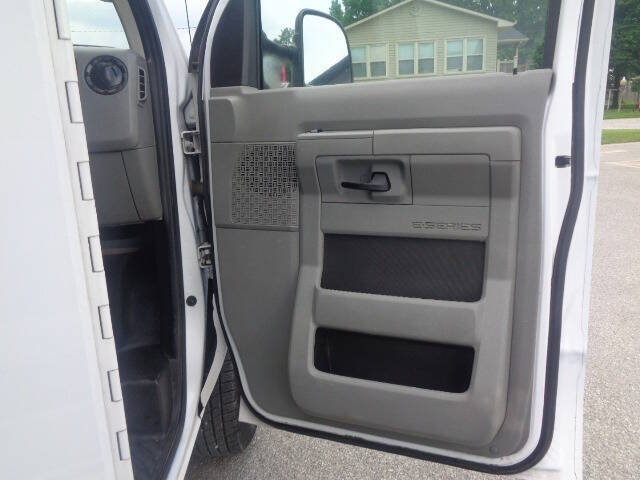Used 2019 Ford E-350 and Econoline 350 Super Duty w/ Power Windows & Locks Group RWD image 24