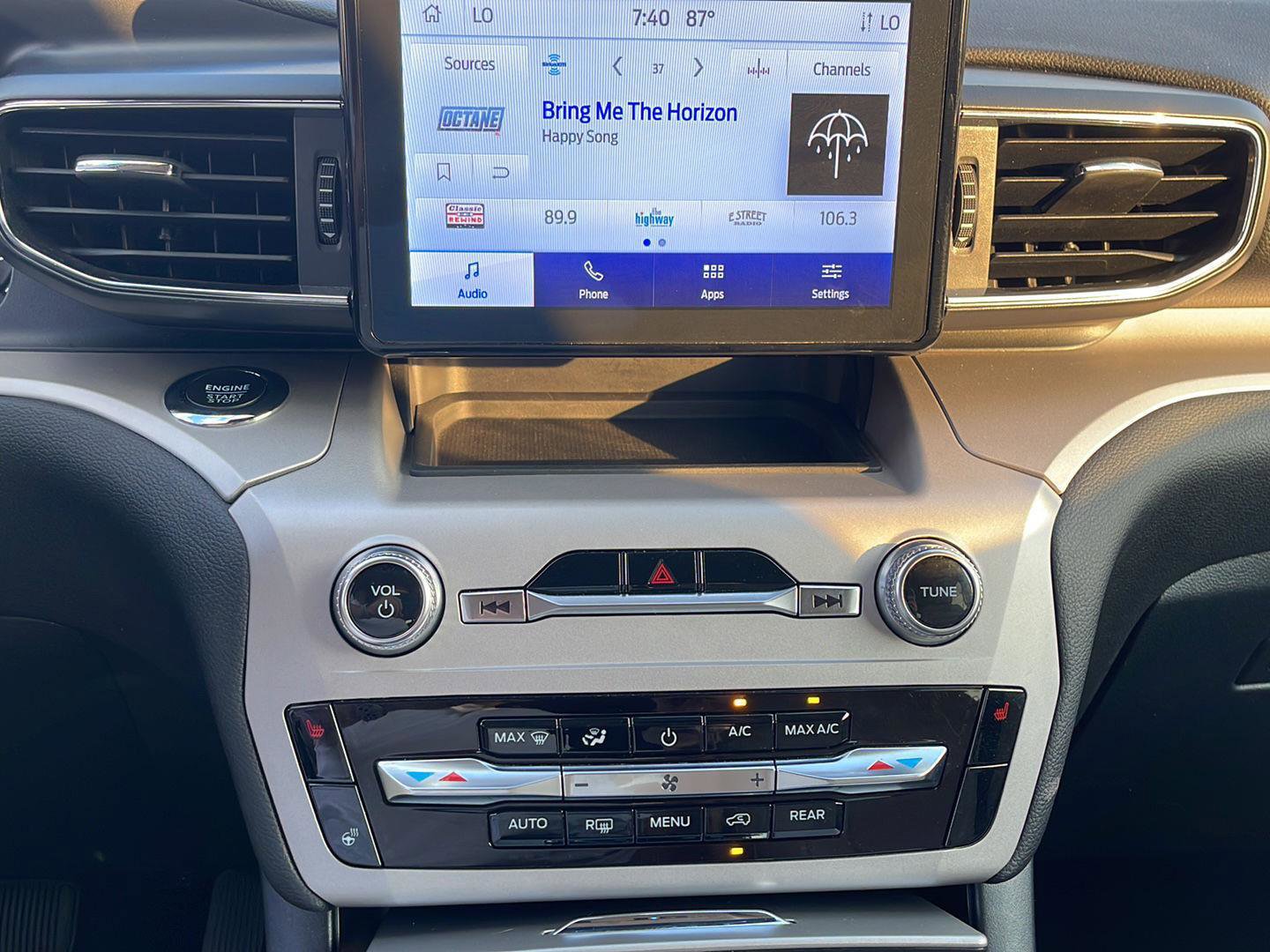 Used 2024 Ford Explorer XLT w/ Equipment Group 202A image 19