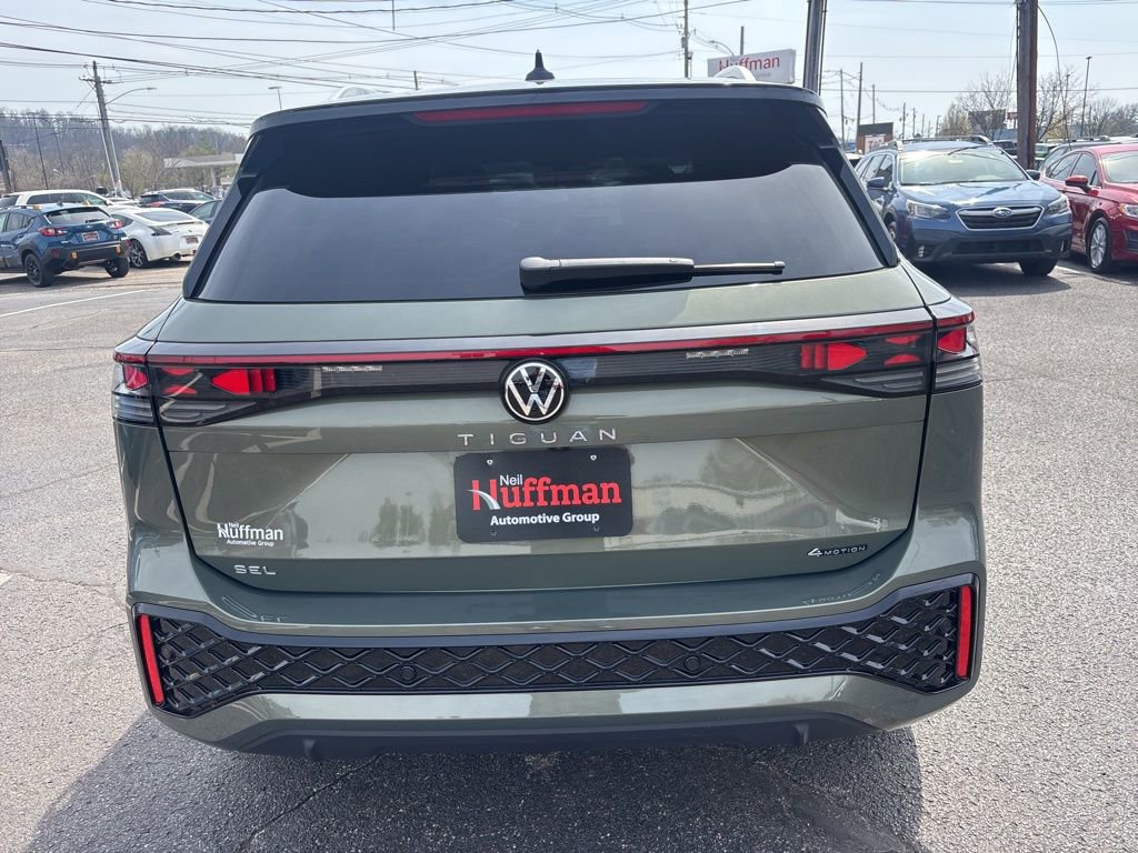Used 2025 Volkswagen Tiguan SEL R-Line AWD/4WD image 6