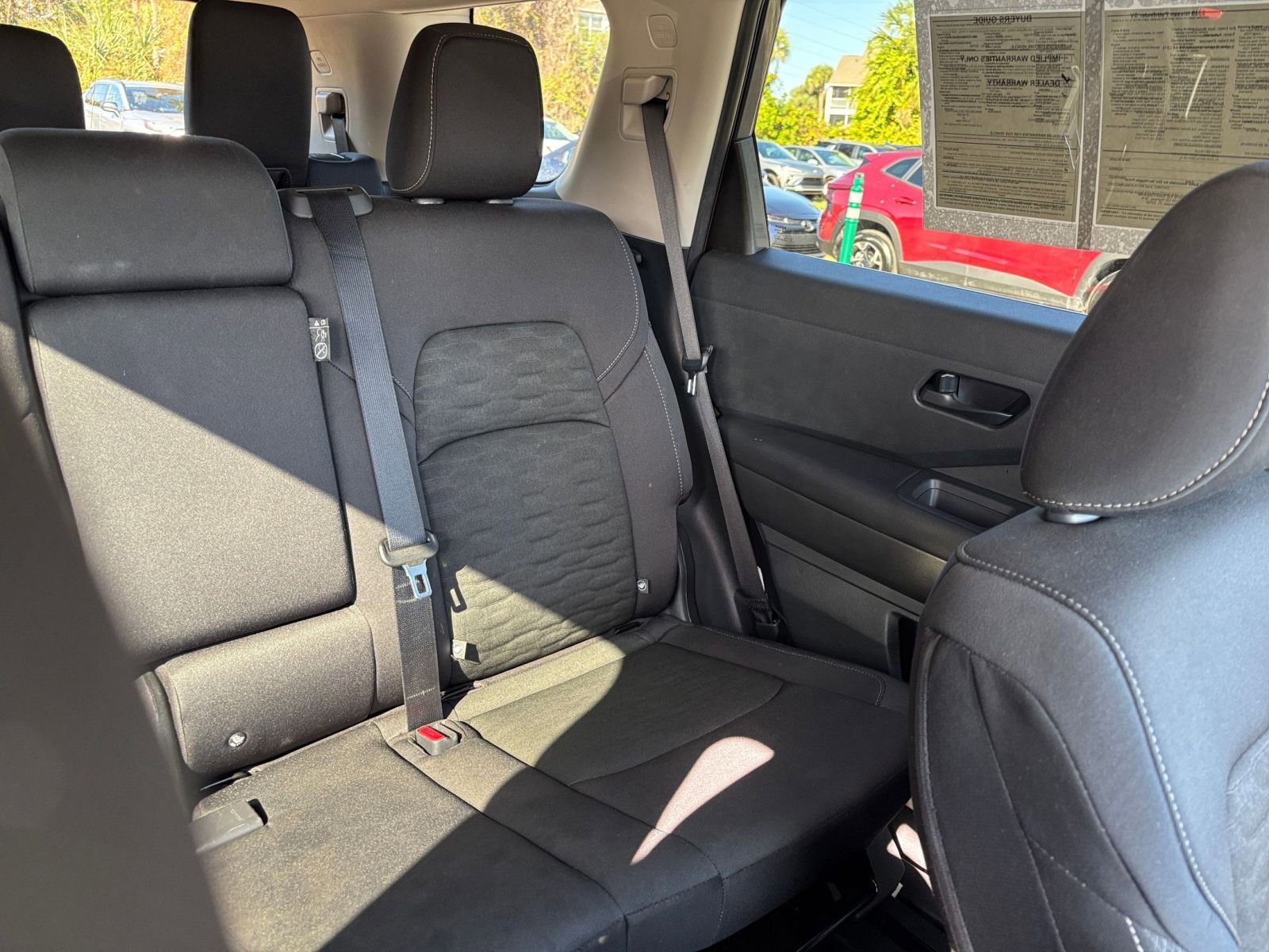 Used 2025 Nissan Pathfinder SV image 39