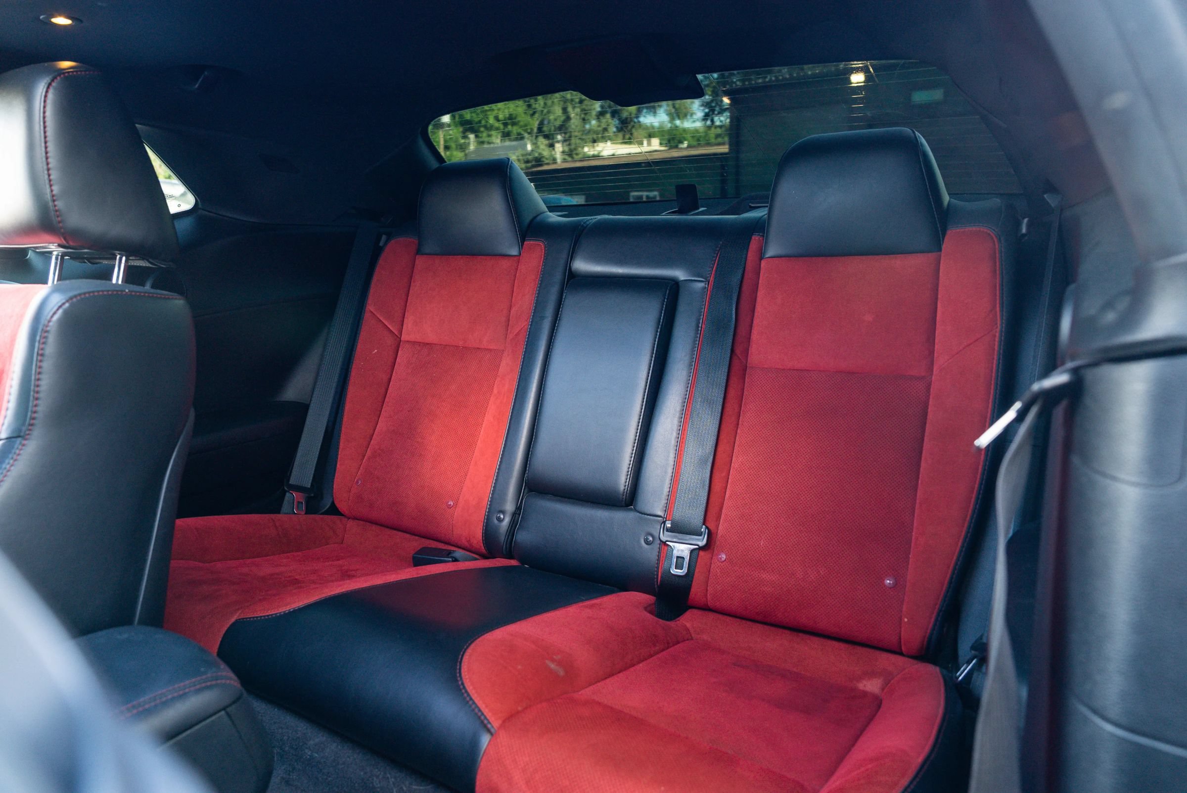 Used 2017 Dodge Challenger R/T Scat Pack w/ Leather Interior Group RWD image 18