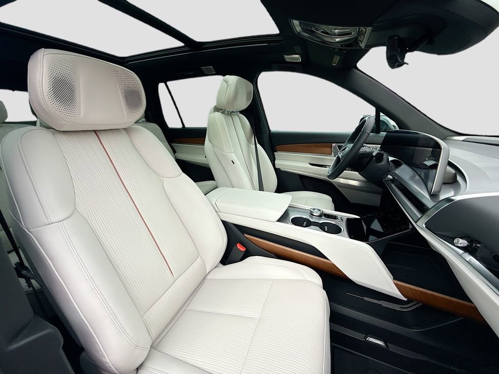 New 2026 Cadillac Vistiq Sport w/ LPO, Floor Liner Package image 30
