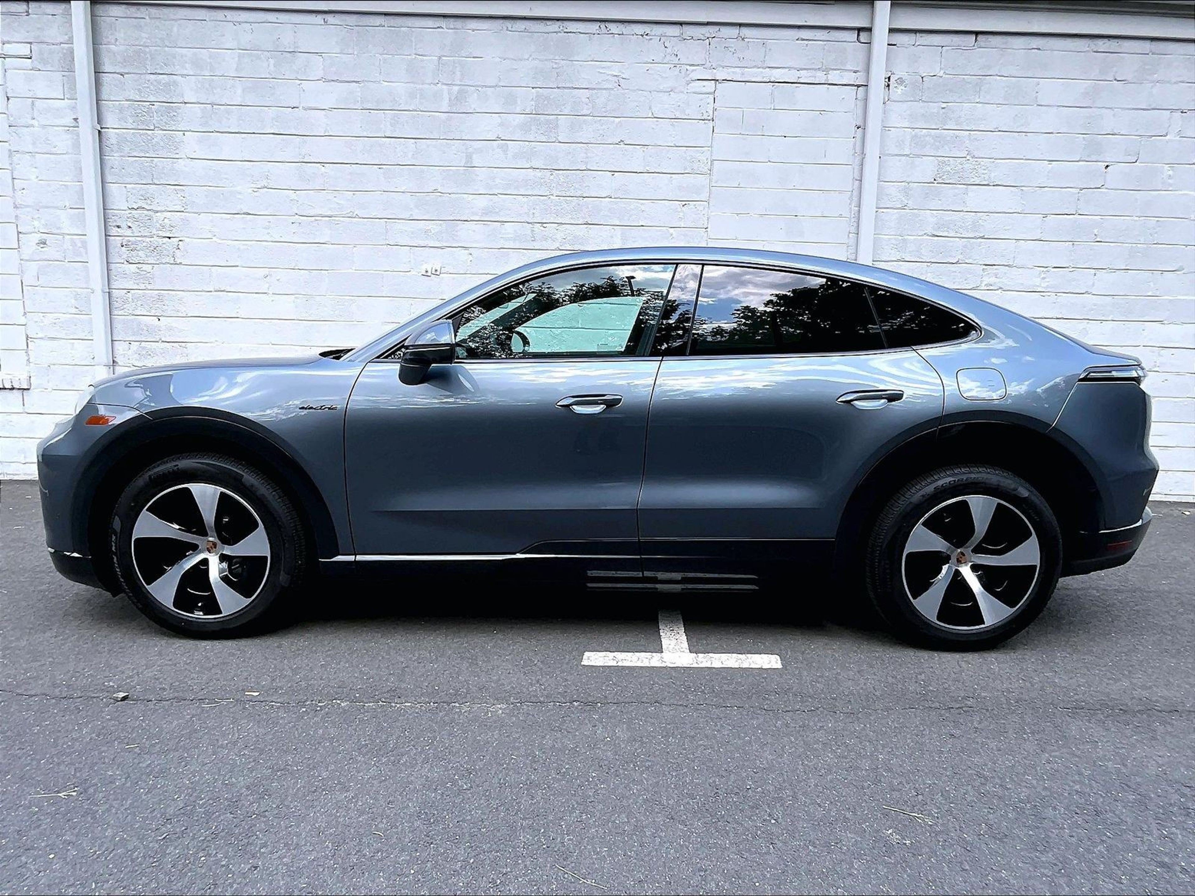 New 2026 Porsche Cayenne S AWD/4WD image 2