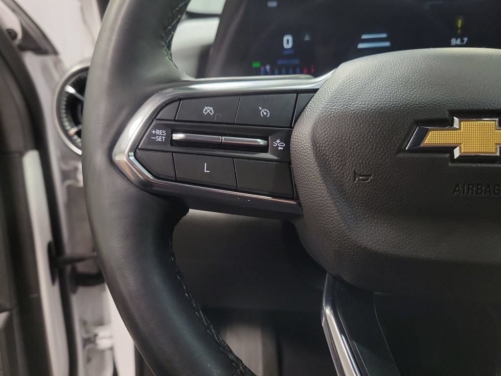Used 2025 Chevrolet Equinox LT FWD image 25