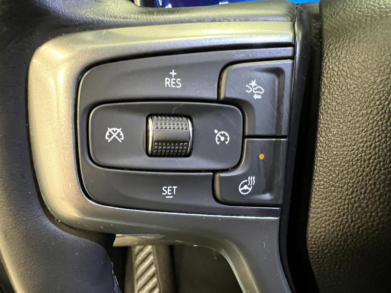 Used 2025 Chevrolet Silverado 1500 LT image 38