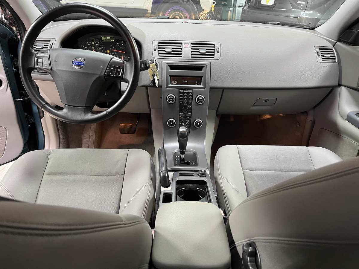 Used 2008 Volvo C30 T5 Version 1.0 FWD image 7
