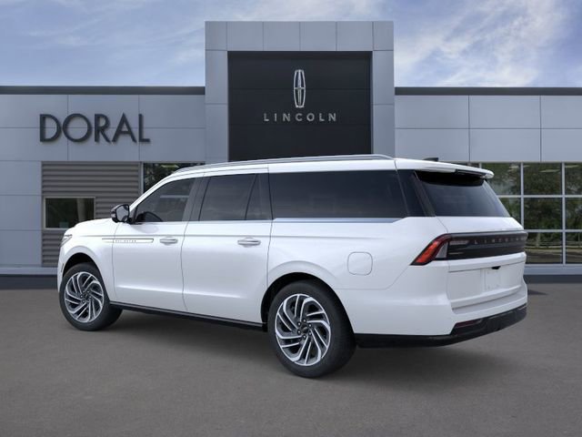 New 2025 Lincoln Navigator L Reserve AWD/4WD image 4