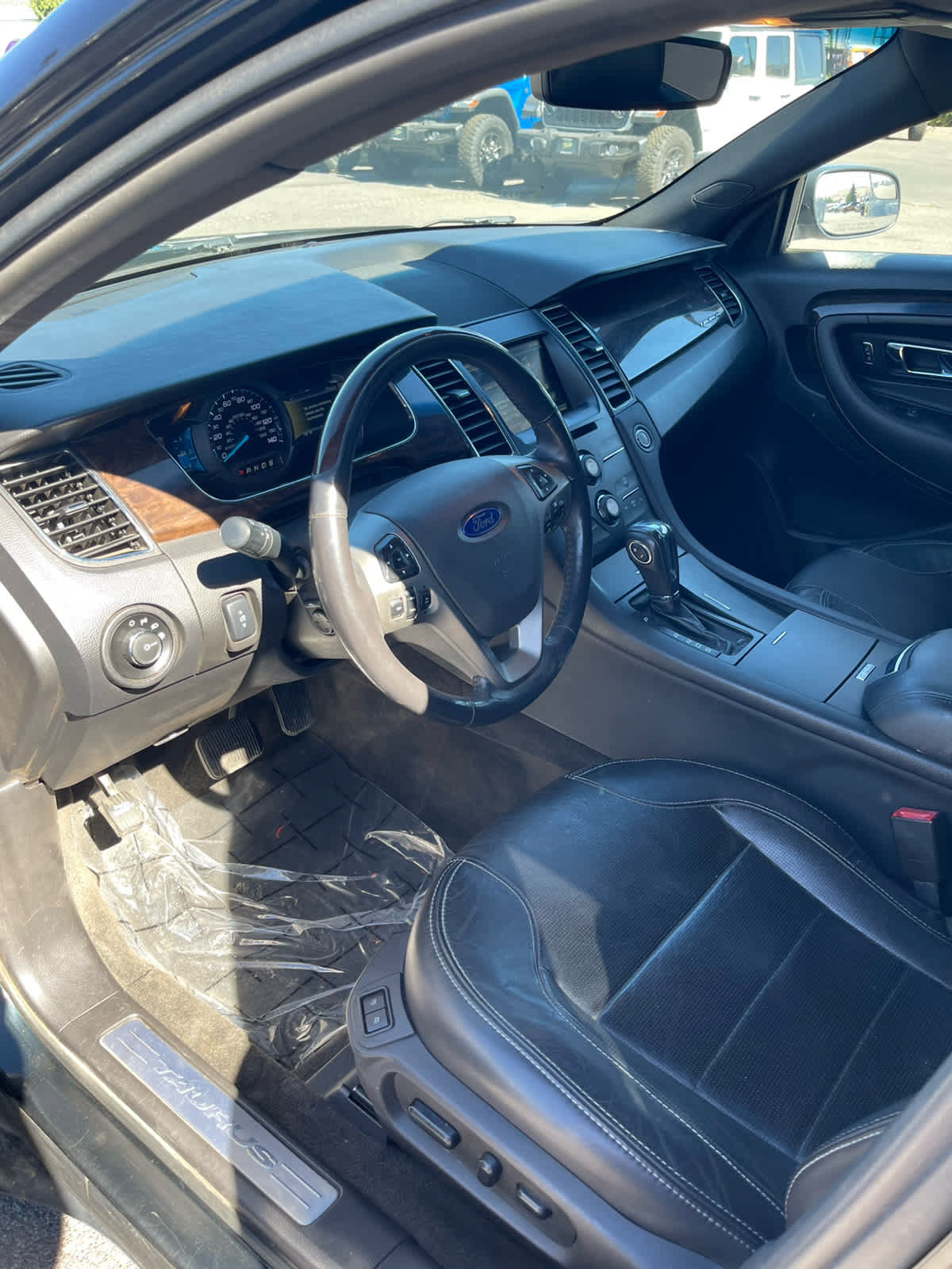 Used 2015 Ford Taurus Limited FWD image 7
