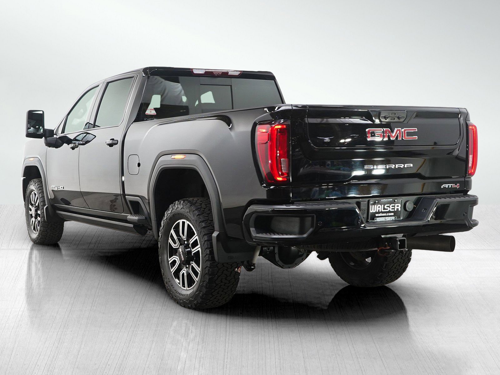 Used 2023 GMC Sierra 2500 AT4 w/ AT4 Preferred Package image 3