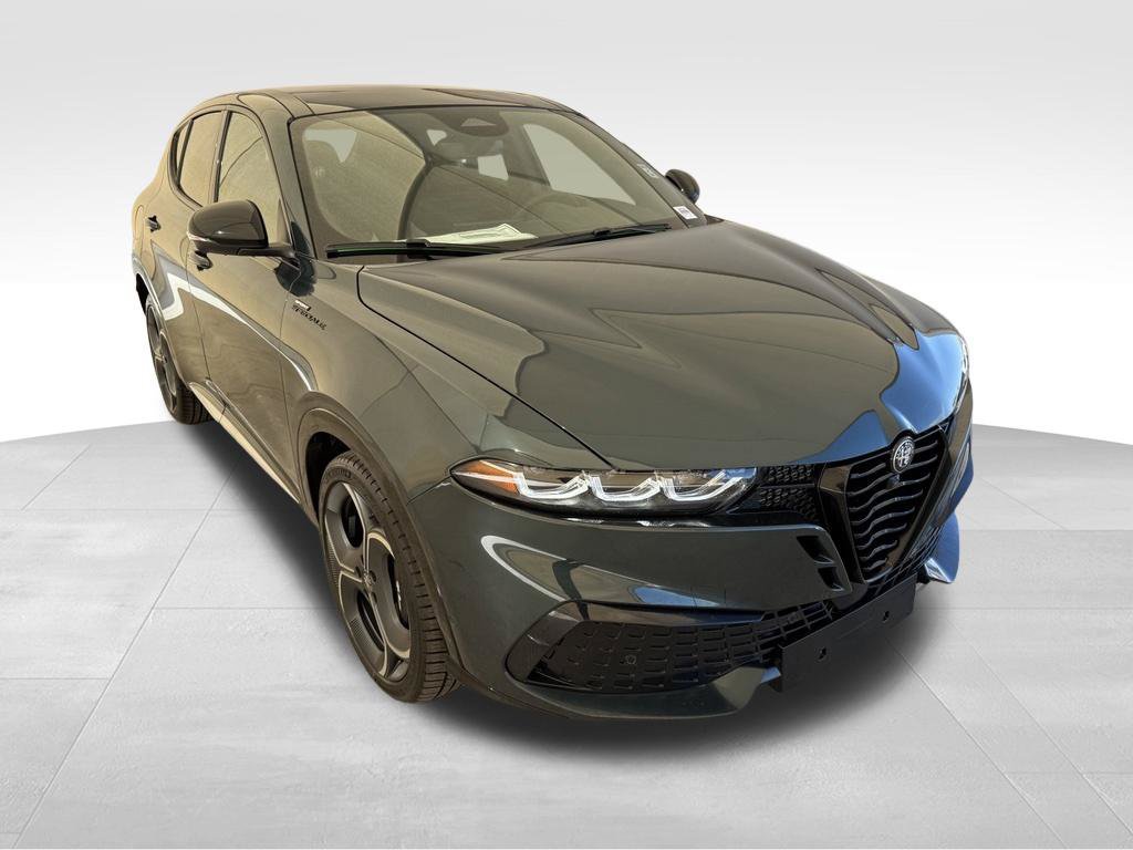 New 2026 Alfa Romeo Tonale w/ Active Assist Package AWD/4WD image 5