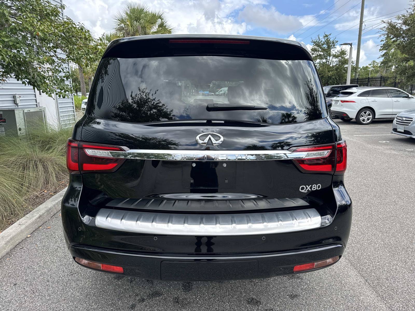 Used 2022 INFINITI QX80 Sensory w/ Cargo Package RWD image 7