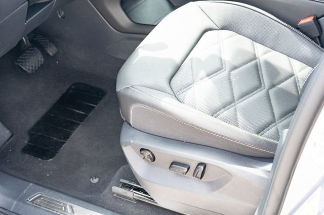 Certified 2025 Volkswagen Atlas SE FWD image 27