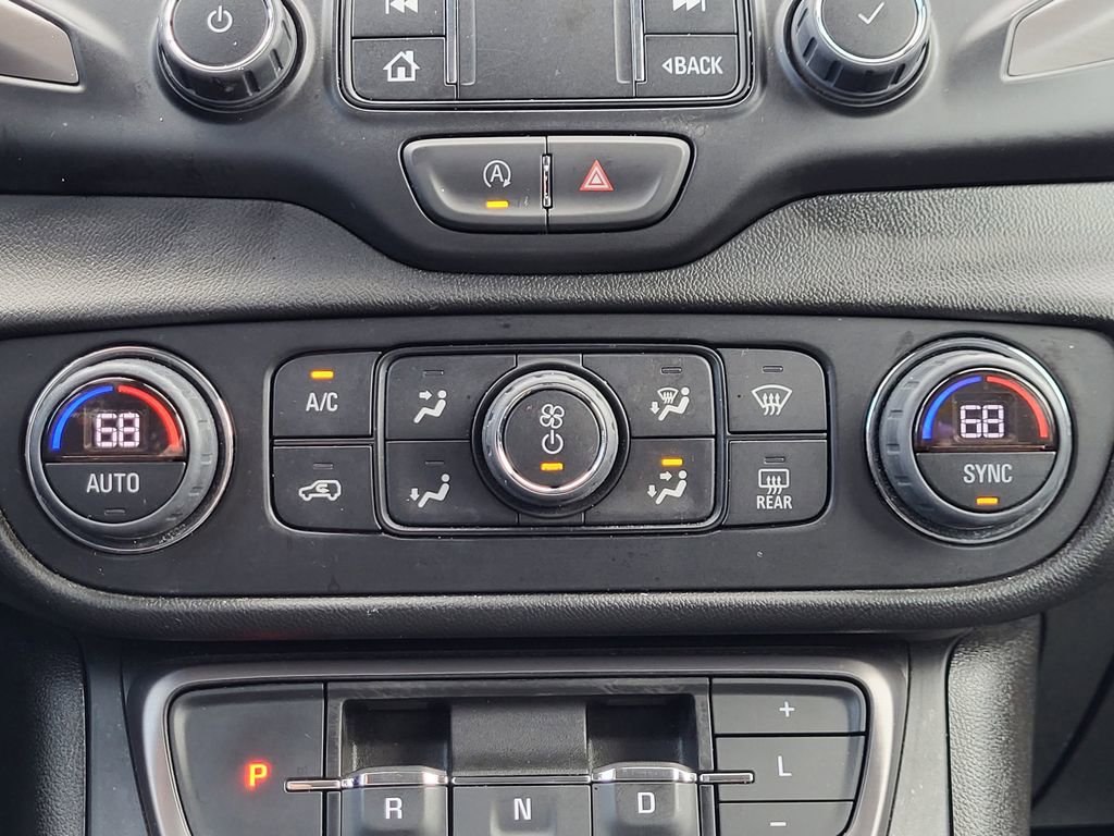 Used 2023 GMC Terrain AT4 AWD/4WD image 10