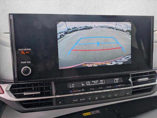 Used 2025 Toyota Sienna XLE image 13