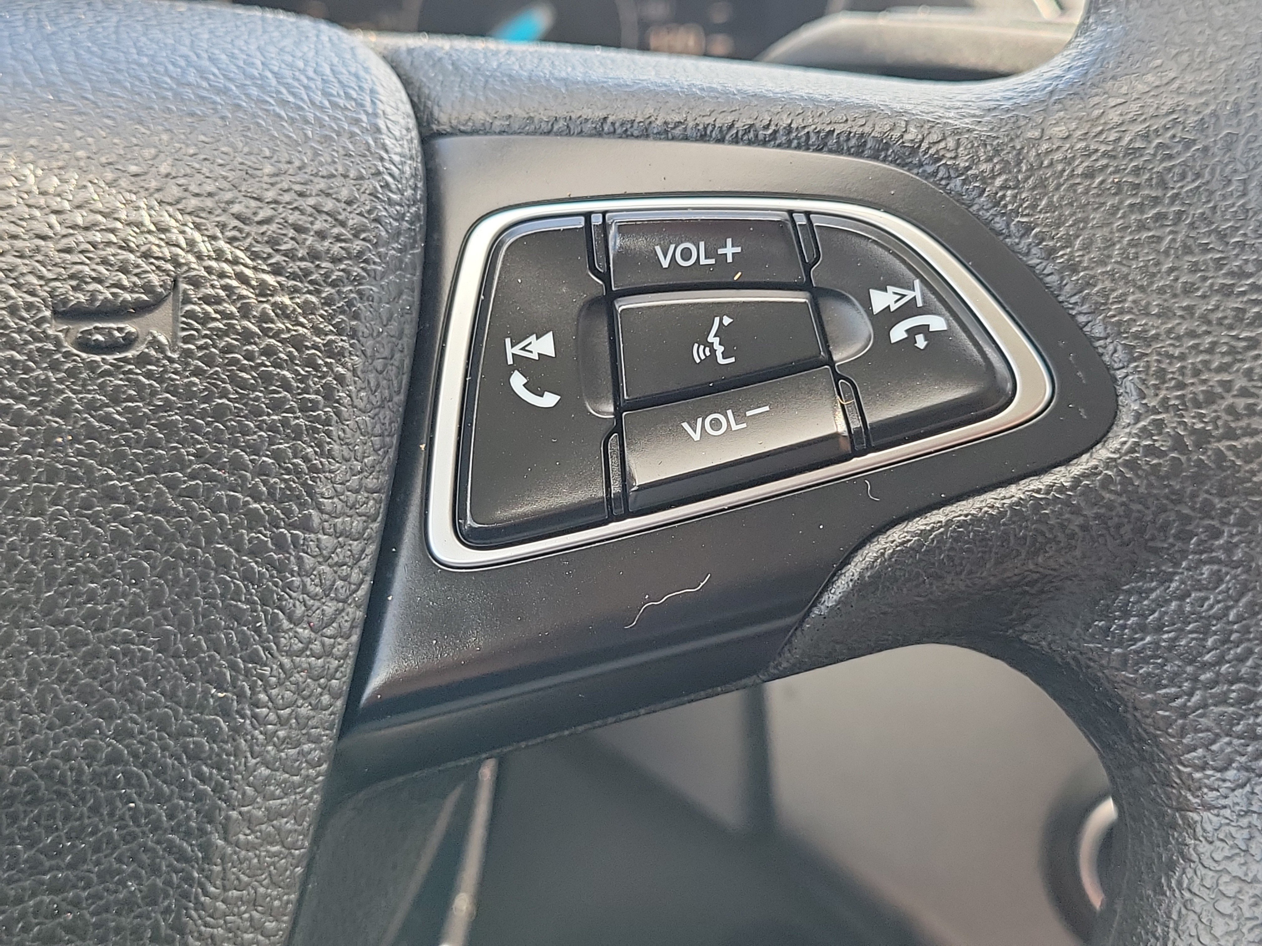 Used 2019 Ford Escape SE FWD image 25