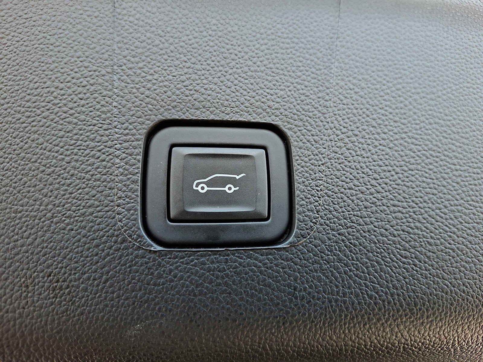 Used 2023 Chevrolet Traverse LT AWD/4WD image 31