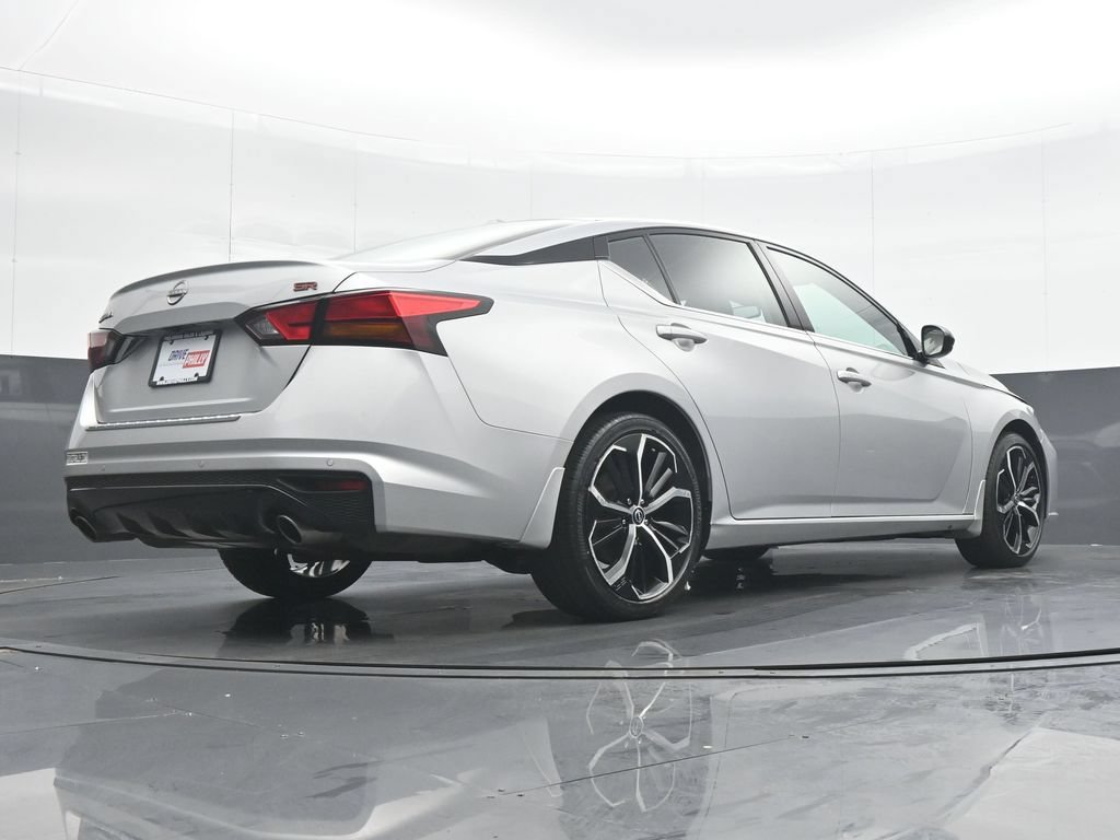 Used 2023 Nissan Altima 2.5 SR FWD image 31