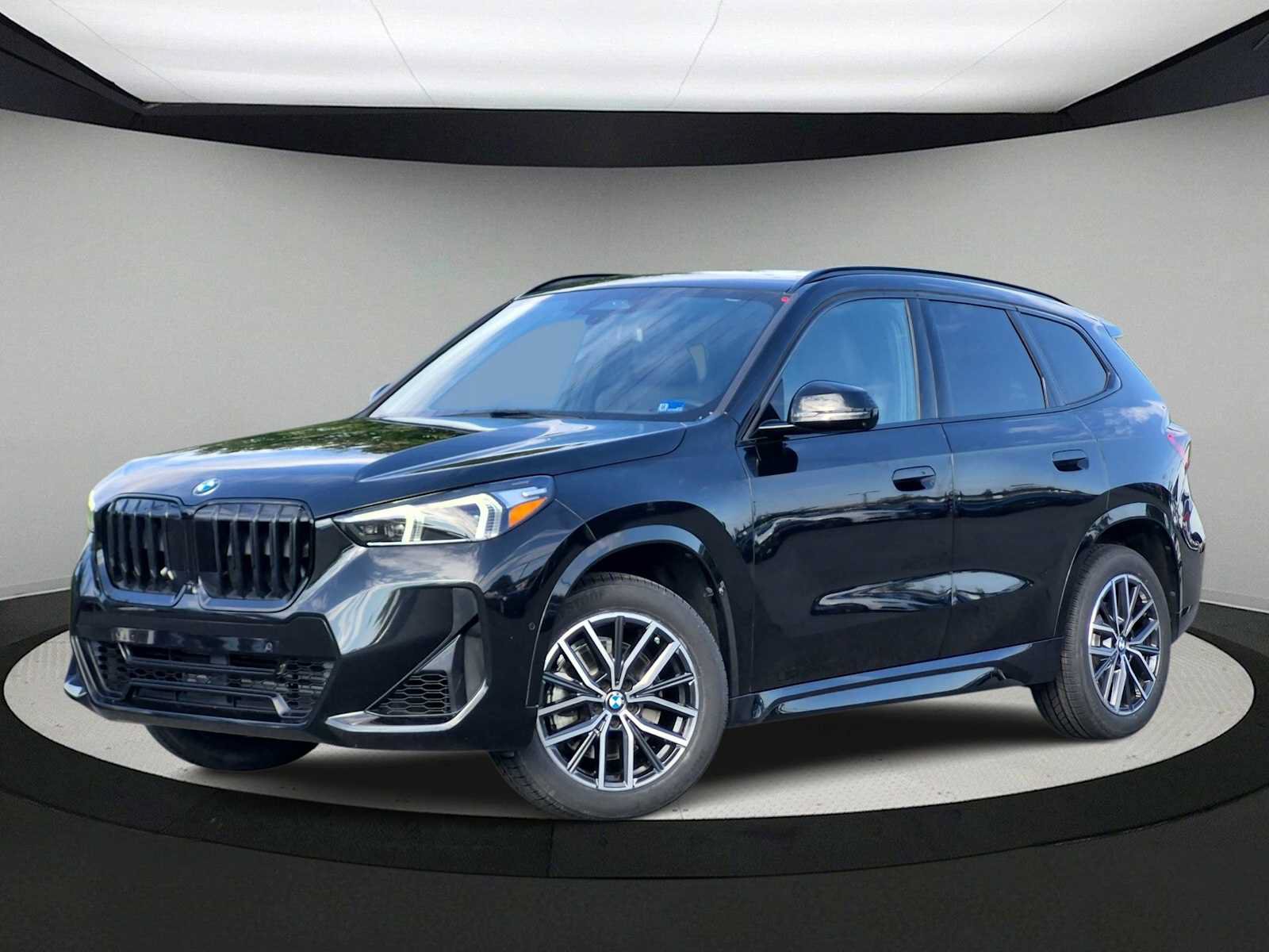 Used 2023 BMW X1 xDrive28i w/ Premium Package AWD/4WD image 1