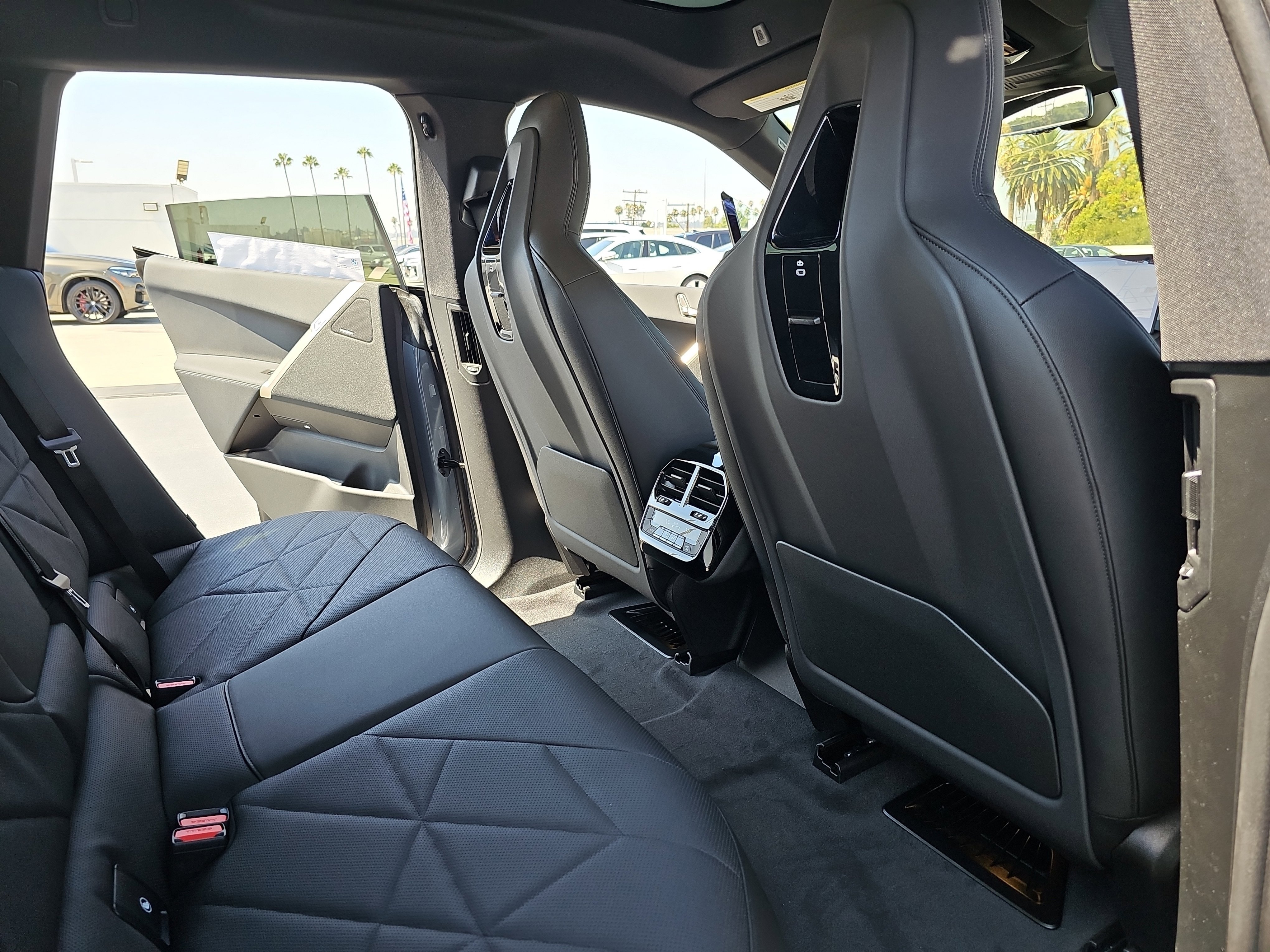 New 2026 BMW iX xDrive60 w/ Premium Package image 11