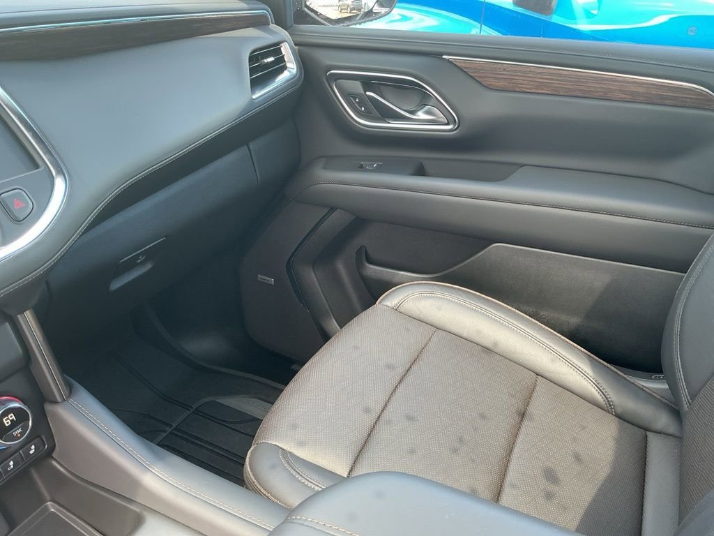 Used 2024 Chevrolet Tahoe High Country image 16