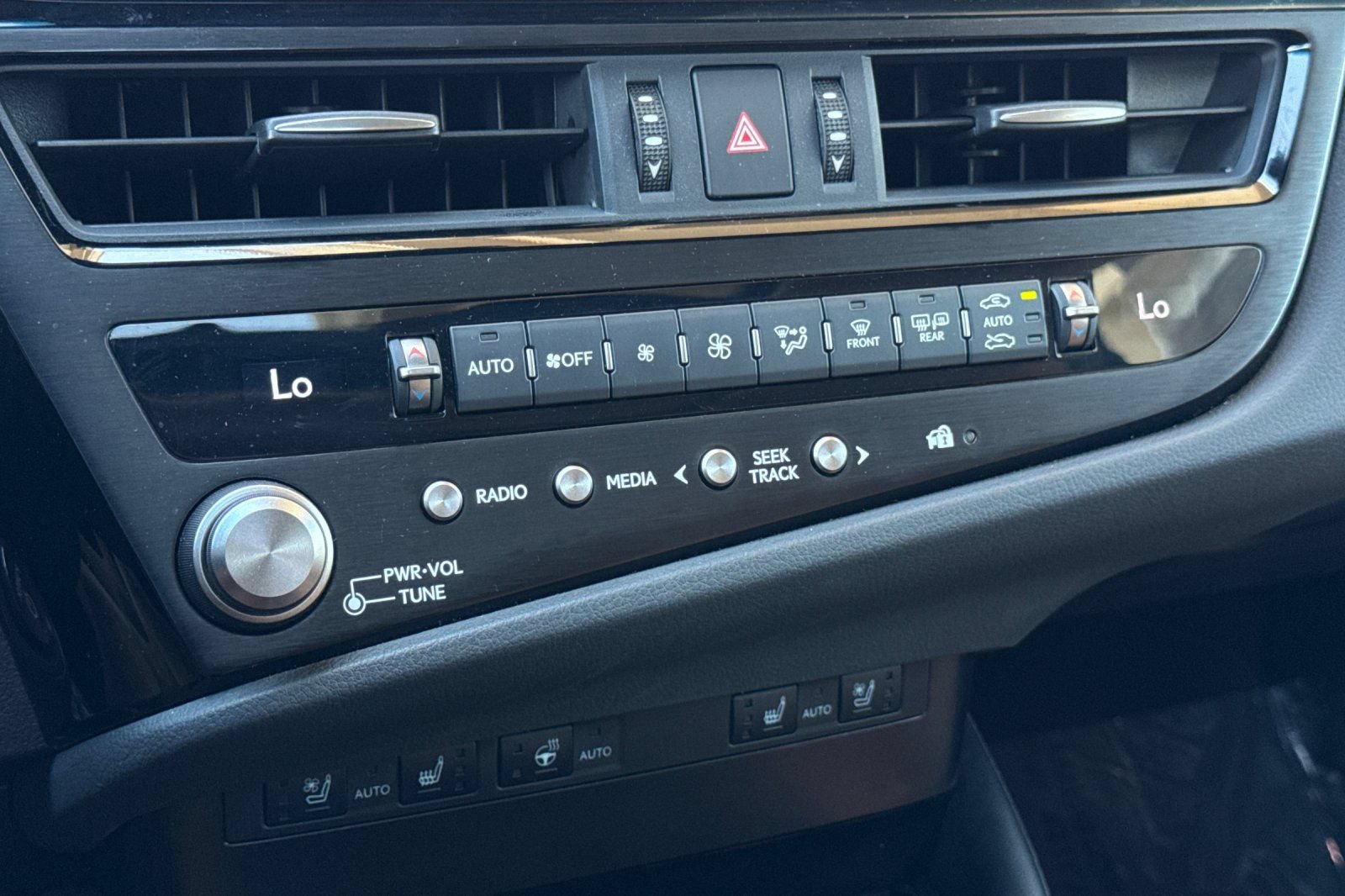Certified 2025 Lexus ES 300h w/ Premium Package FWD image 23