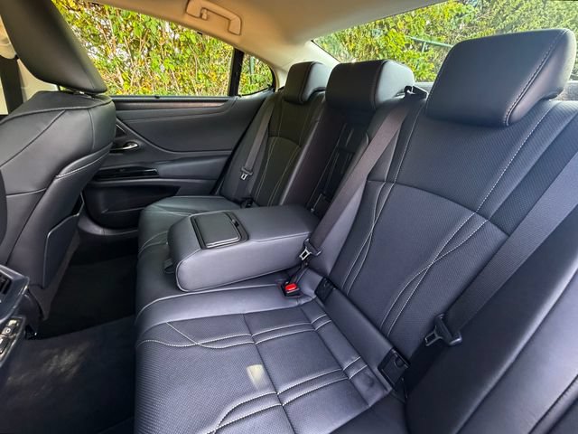 Certified 2025 Lexus ES 300h Ultra Luxury w/ Accessory Package (Z1) FWD image 32