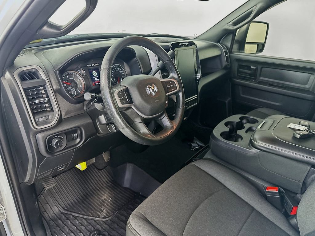 Used 2024 RAM 3500 Tradesman w/ Chrome Appearance Group image 30