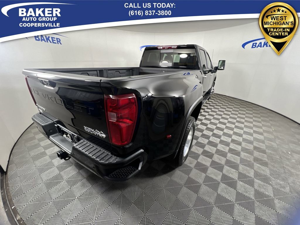 Used 2025 Chevrolet Silverado 3500 High Country w/ Technology Package image 9