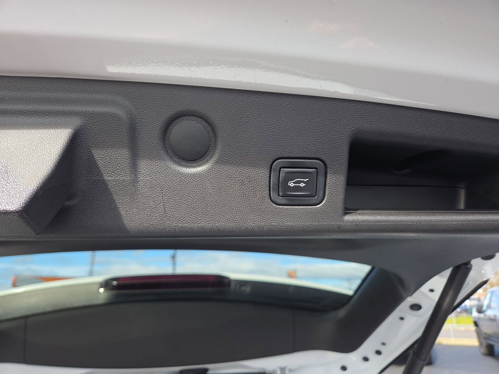 Used 2022 Chevrolet Equinox RS w/ RS Leather Package image 19