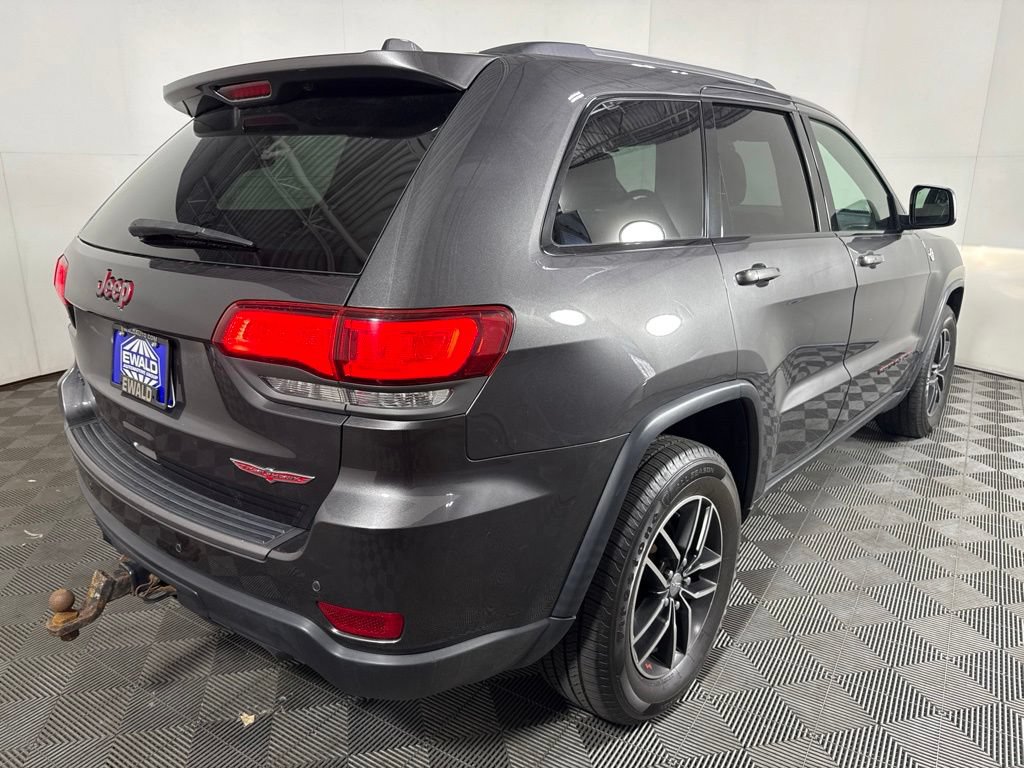 Used 2017 Jeep Grand Cherokee Trailhawk w/ Trailhawk Luxury Group AWD/4WD image 11