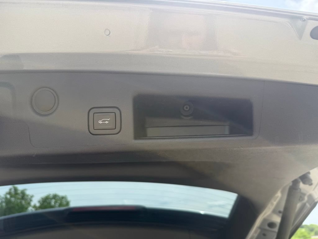 Used 2023 Chevrolet Equinox LT FWD image 7