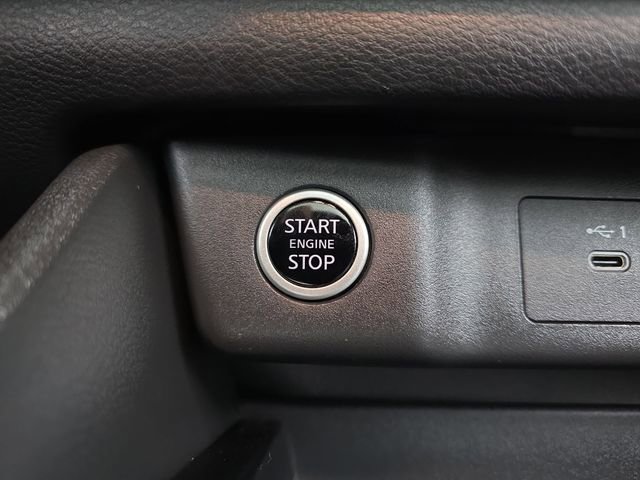 Used 2023 Nissan Rogue SV w/ SV Premium B Package image 33