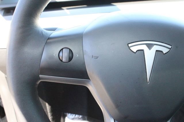 Used 2024 Tesla Model Y Long Range AWD/4WD image 16