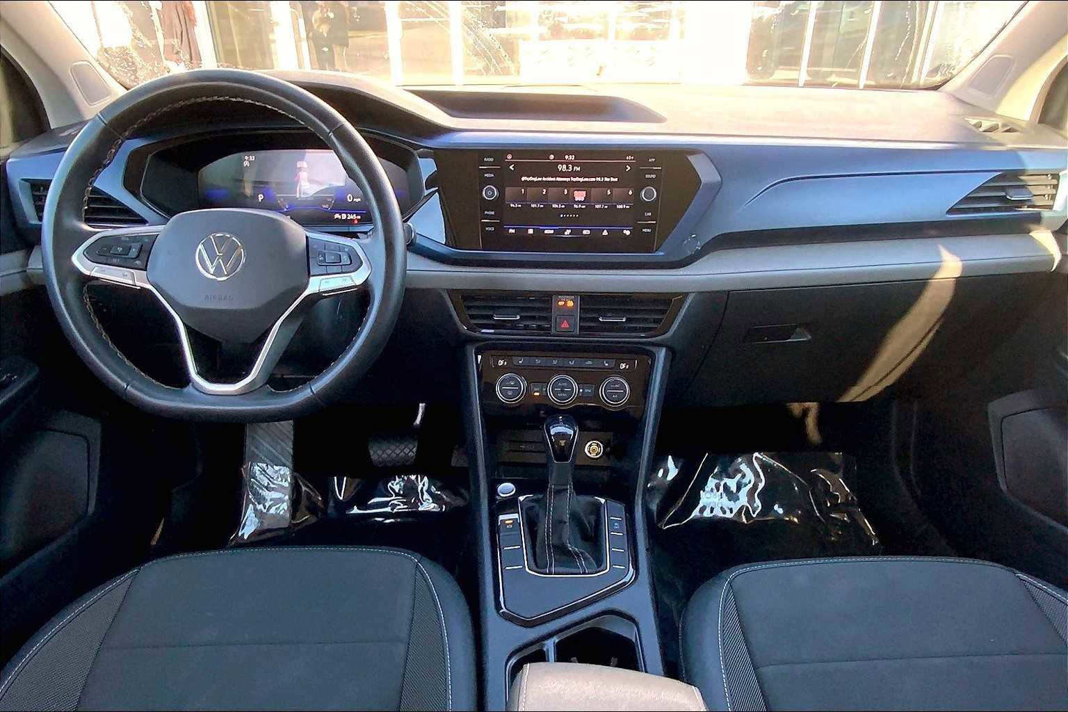 Used 2024 Volkswagen Taos SE image 14