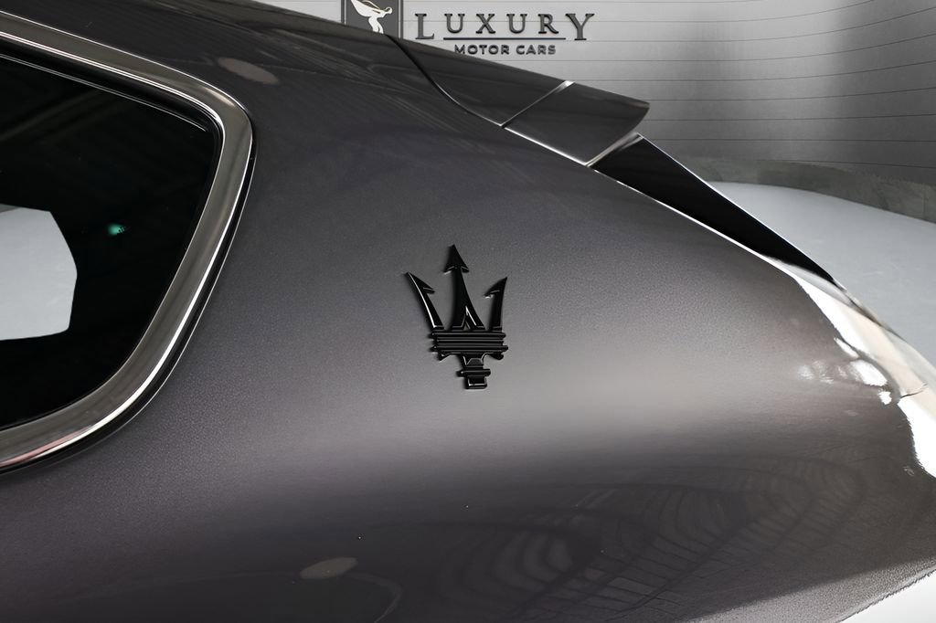Used 2023 Maserati Levante Modena AWD/4WD image 19